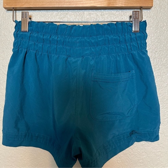 Athleta Girl Road Trippin' Short Size 12 - Picture 6 of 8